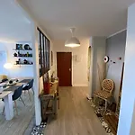Lumineux 70 M2 Proche Centre *